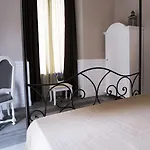 بيت ضيافة Dimora Partenopea