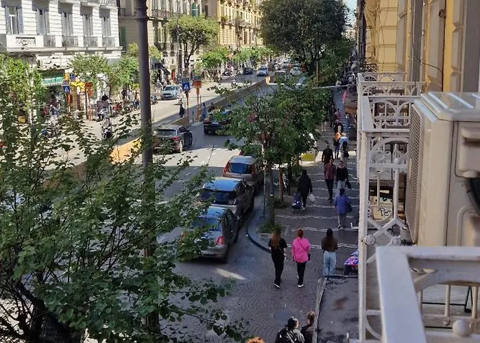 Dimora Partenopea Pensión