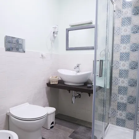 Dimora Partenopea בית הארחה 4*